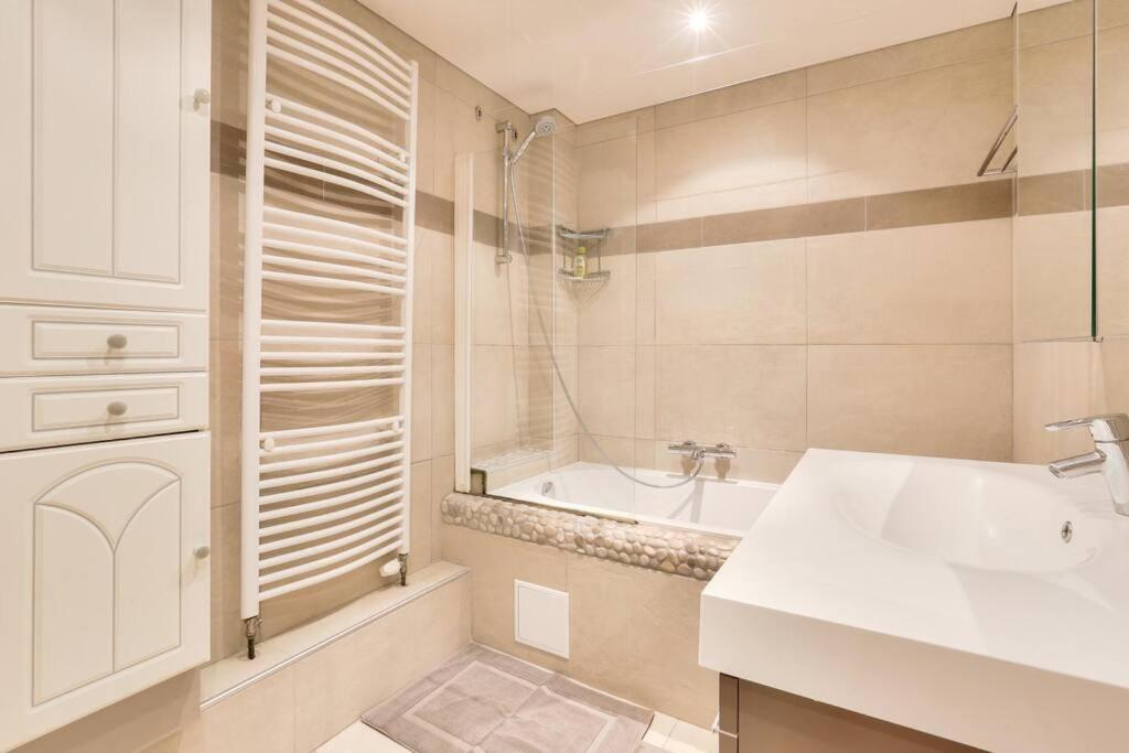 Appartement Spacieux Au Coeur De Strasburgo Esterno foto