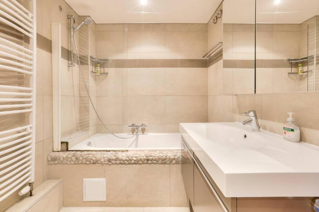 Appartement Spacieux Au Coeur De Strasburgo Esterno foto